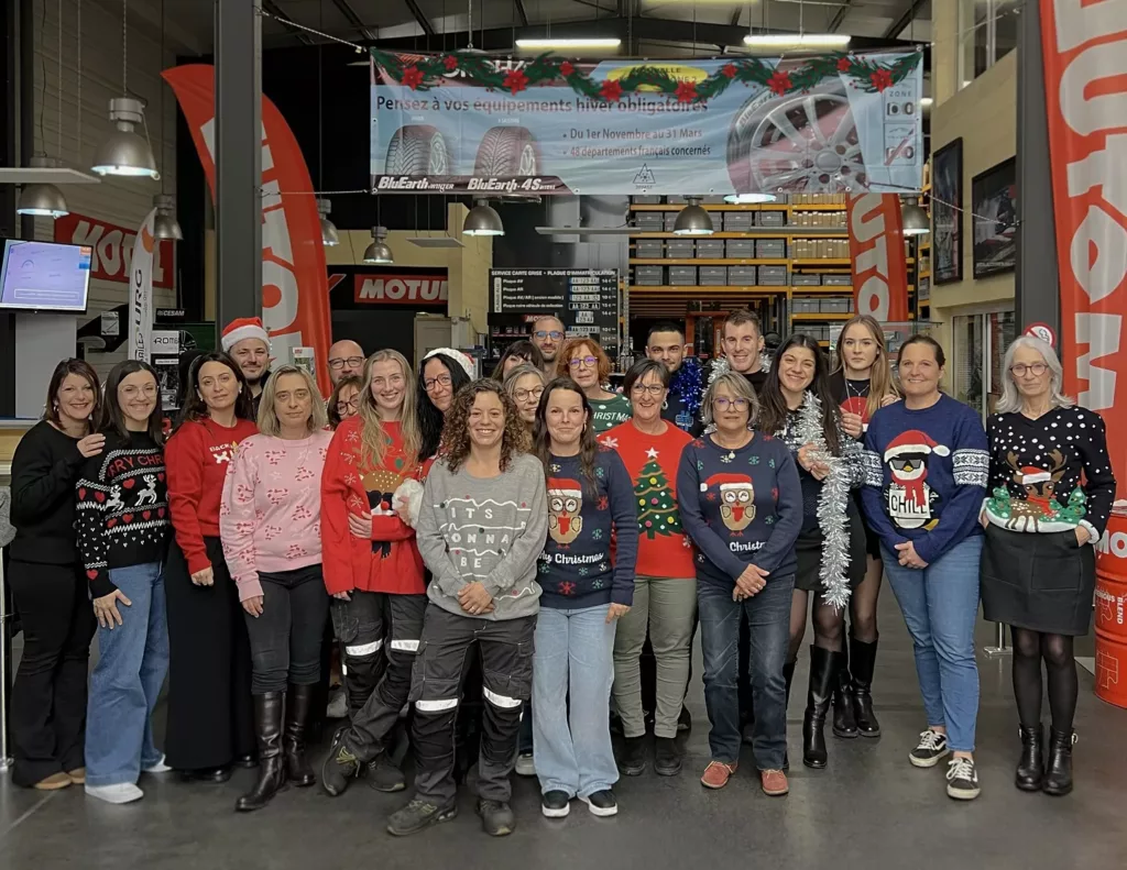 🎅🎄 Journée internationale du Pull de Noël : l’équipe sort ses plus beaux pulls !